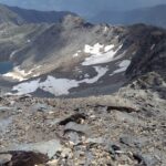 vista dello sfasciume dalla cima al lago