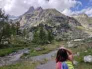 Il bivio per il Rifugio Dalmazzo da cui si vede la parete