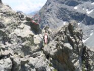 La selletta vista in discesa. Appena scavallata siritrovano le tacche rosse.