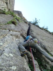 Partenza su fessura off width