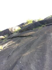 L4-L5, sopra il bordo del tetto si nota il cordone per azzerare il passo di 6b+