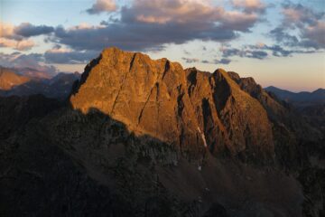 la testa gias dei laghi al tramonto vista dalla parte alta del canale
