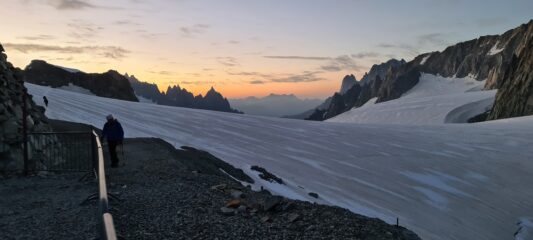 ultime luci del giorno verso il Ghiacciaio del Gigante
