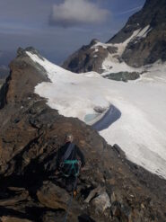 scendendo dalla cresta