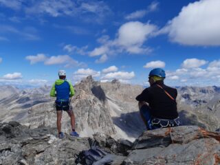 Dalla cima panorama co Chambeyron ed Aiguille de Chambeyron. 