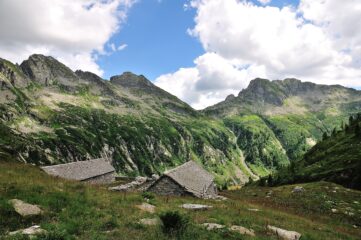 Alpe Cavegna con vista su Medaro, Pizzo del Fornale, Bocch. di Ragozzo e Pezza Comune