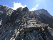 Lungo la parte facile che precede la placca di IV (foto mgulliver)