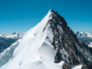 La bellissima cresta nevosa finale