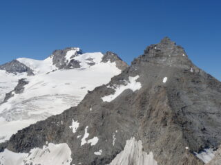 Herbetet, e sullo sfondo il Gran Paradiso