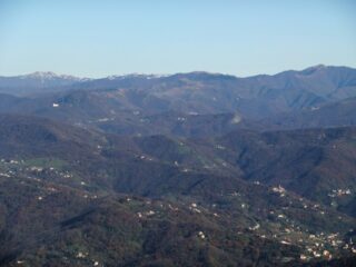 Dal Santuario verso l' Antola