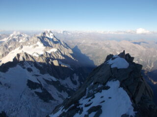 la puntina tutta alla dx ormai in ombra e' il Pilier d'Angle..