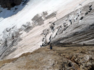 si scende verso il ghiacciaio della Marmolada