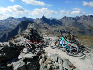 assembramento in cima 