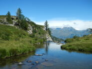 dal lago inizia il  Rio Gravio