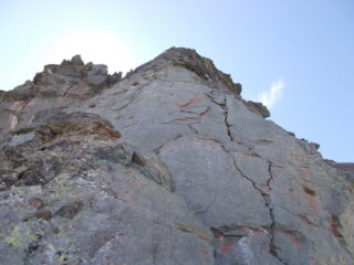 L9, si salgono le fessure che portano a destra