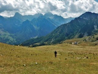 Sul pratone sotto il colle