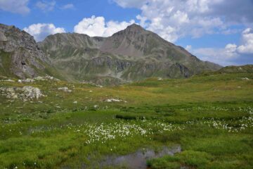 Zona umida e M.Fallere scendendo dal M.Rosso