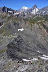 Scendendo lungo la cresta Ovest della Pointe de Drone
