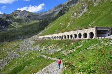 La bella mulattiera di rientro verso Montagna Baus