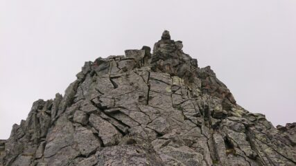 Il torrione finale con omino di vetta