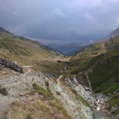 verso il Rifugio con temporale che si sposta...