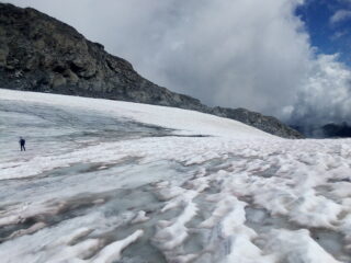 In discesa, al colle della Resta.