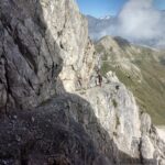 Manu in azione,sullo sfondo la strada che sale da boulard