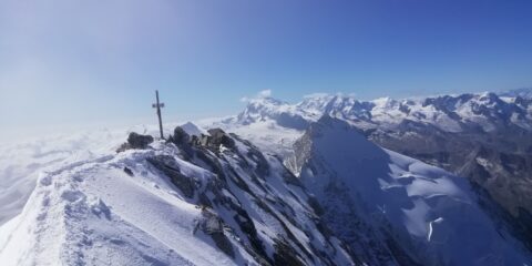 L'esile cresta per la cima