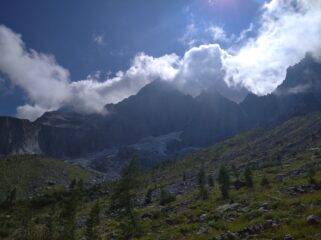 Latto ovest dalla Val Bregaglia venendo da Bondo