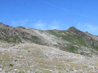 Verso la cresta con la piccola vetta