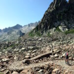 Il primo tratto lastricato dopo il Lago inferiore di Valscura
