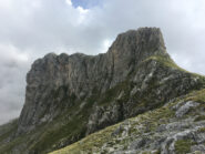 L'imponente Corno di Mezzavia 2165m