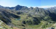 La conca dei tredici laghi con al centro il Cornour