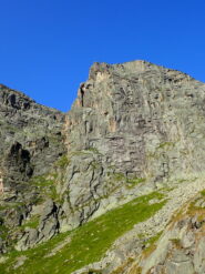 Qui si è sul sentiero circa all'altezza dell'attacco della via