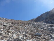 discesa dal colle su pietraia