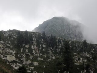 Pizzo Ruggia nella nebbia visto da Ovest
