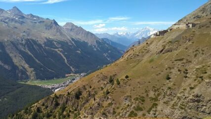 La miniera Colonna, ed in fondo a sx Cogne