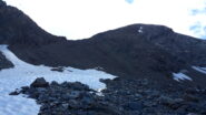 Pietraia di accesso al colle e poi alla cima