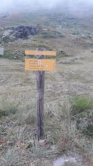 Bivio a cui svoltare per arrivare al Rifugio del Carro