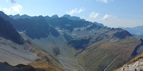Il vallone di Bellecombe. A sx la zona di discesa.