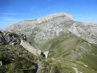 Discesa al Passo delle Saline con omonima cima.