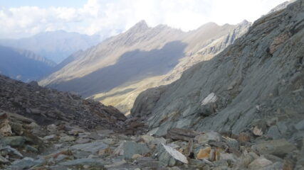 Affaccio sul Queyras dal passo Vallanta: in lontananza il refuge du Viso