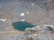 Laghetto sotto la cima