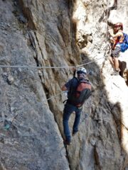 Sul breve ponte di fune