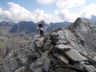 croce di vetta sull'Aiguillette