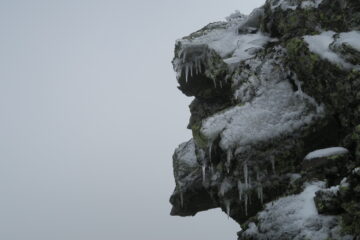questa roccia con gli artigli ghiacciati incuteva un certo timore