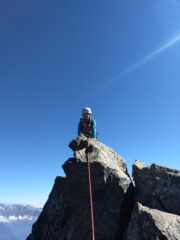 La piccoletta esce da un boulder ricercato
