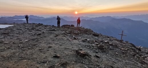 prime luci del sole dal Rifugio Mantova
