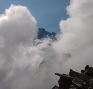 il Re fa capolino tra le nebbie della val Po