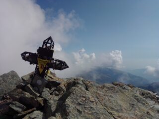 la piccola croce di vetta